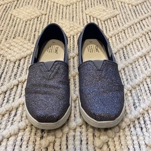 TOMS girls shoes